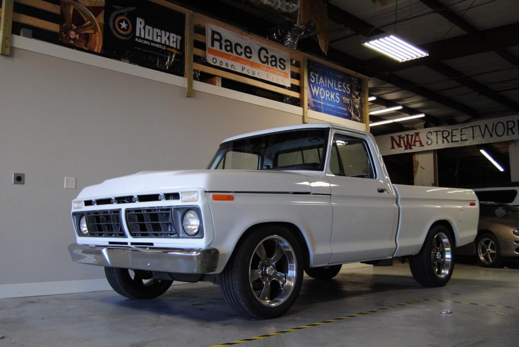 1977 Ford F-100 Custom Standard Cab Pickup 5.0L