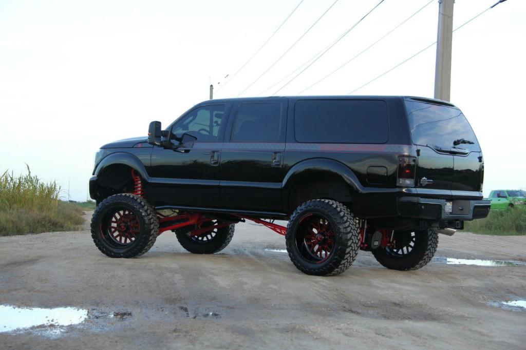 2004 Ford Excursion Custom Show Truck