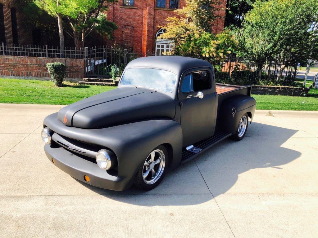 nicely customized 1952 Ford F 100 custom truck