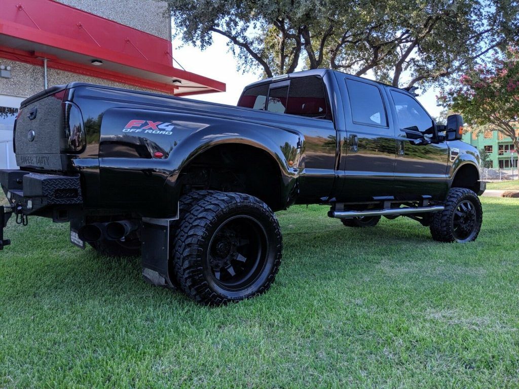 well modified 2010 Ford F 350 Lariat custom