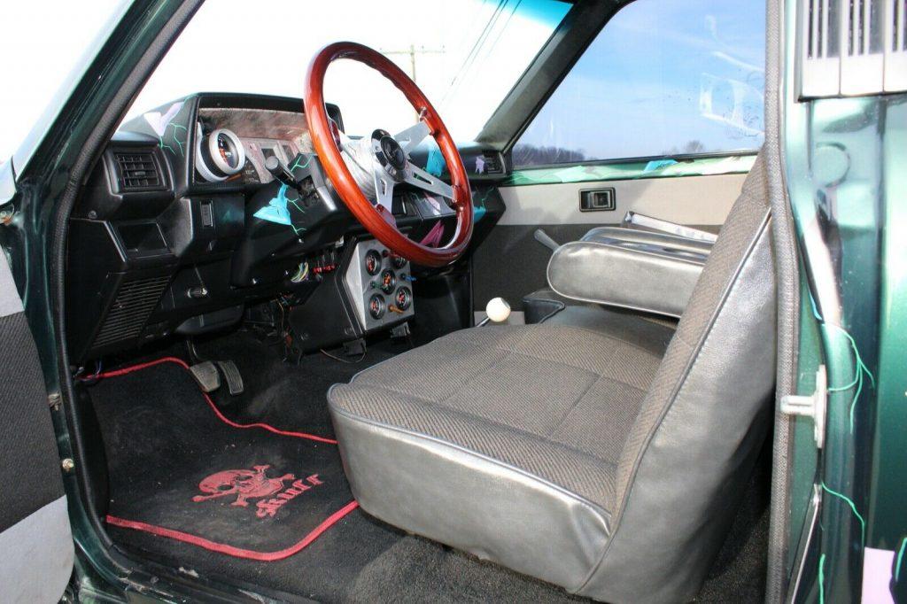 badass 1985 Toyota Pickup SR5 custom truck