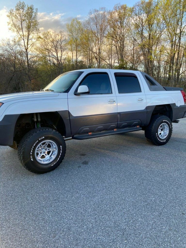 never offroaded 2003 Chevrolet Avalanche K1500 lifted custom