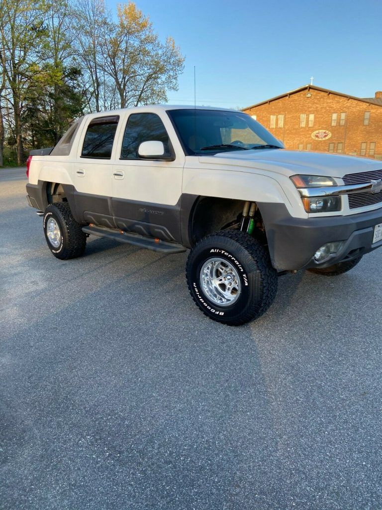never offroaded 2003 Chevrolet Avalanche K1500 lifted custom