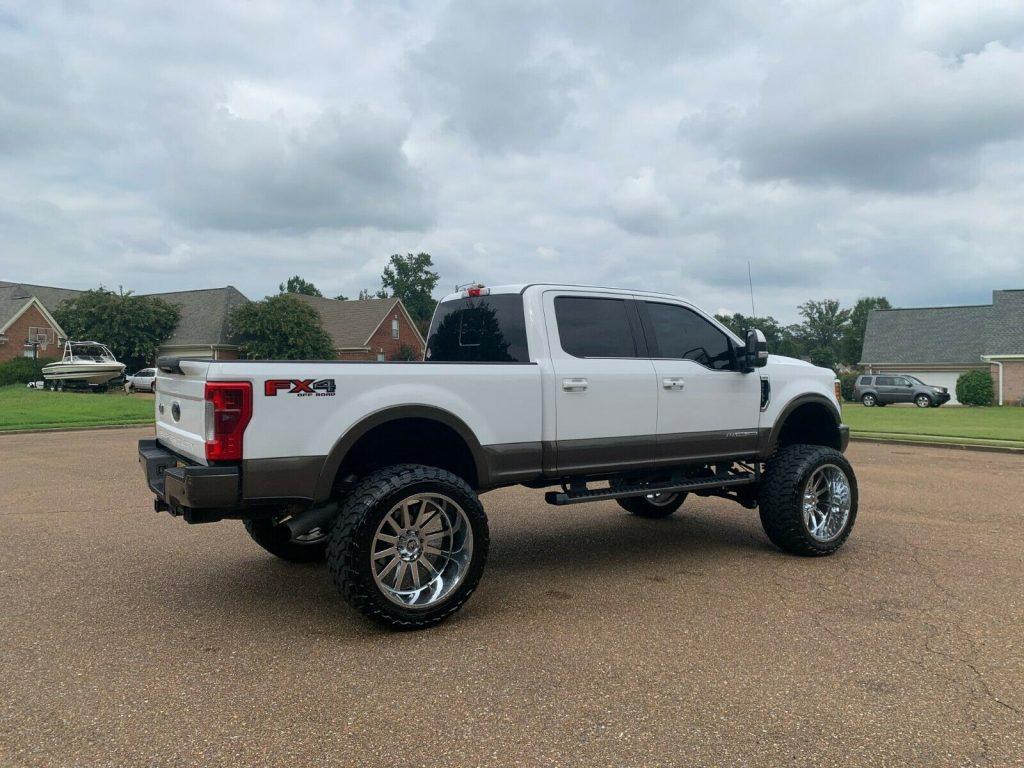 well maintained 2017 Ford F 250 KING RANCH custom
