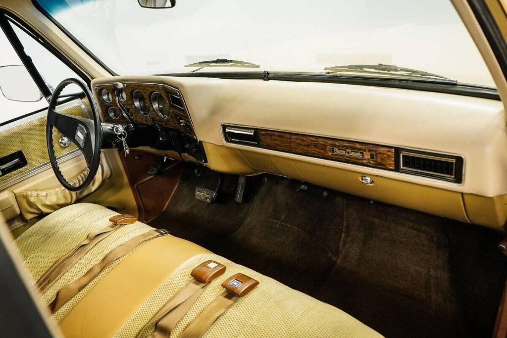 1976 GMC Sierra Classic custom [air ride]