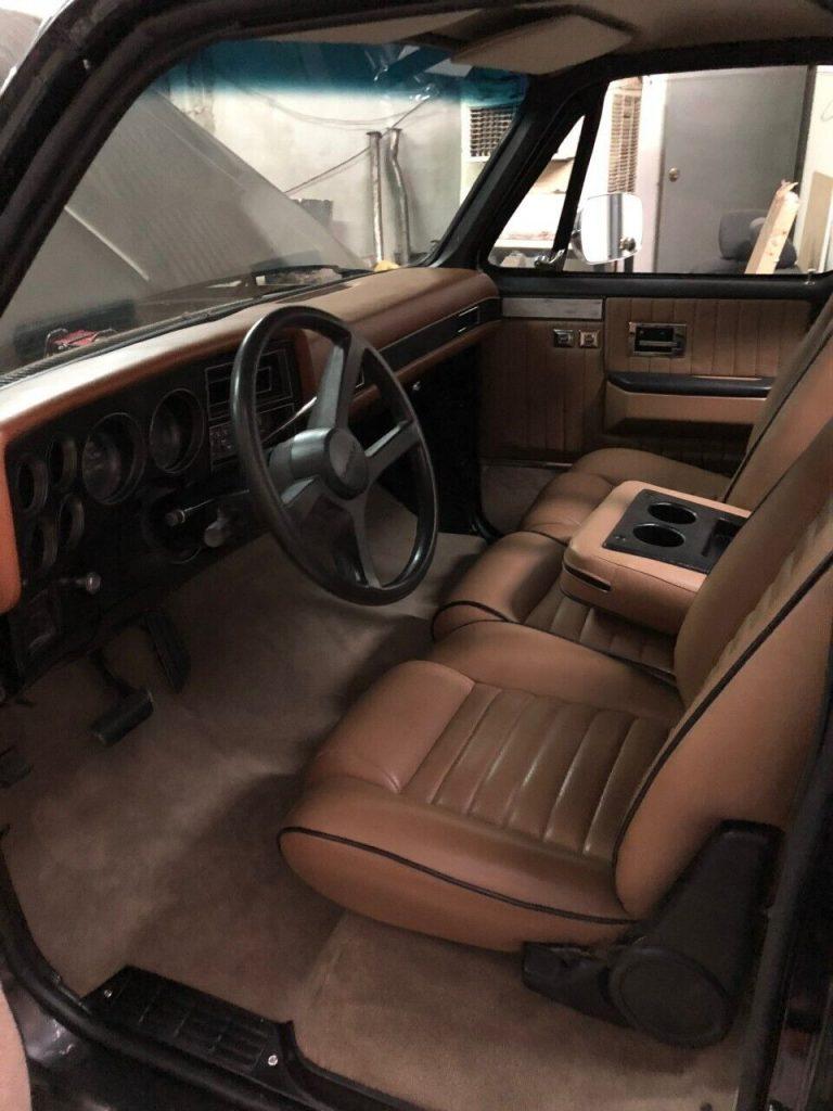 1985 Chevrolet C-10 Custom pickup [100% road ready]