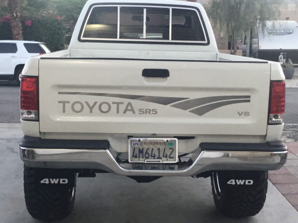 1992 Toyota Pickup custom [extremely clean]