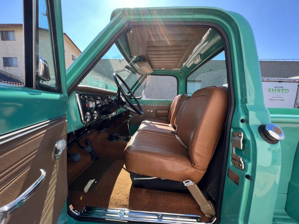1967 Chevrolet K10 Stepside custom [completely restored]